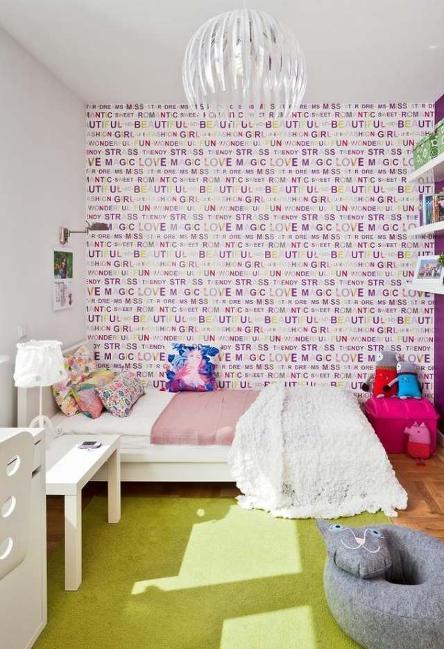 designa ungdomsrum-idéer-tjej-vägg-design-tapet-bokstäver