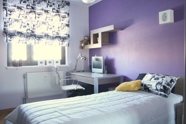 ungdomsrum-flicka-design-idéer-lila-vägg-fönster-persienner