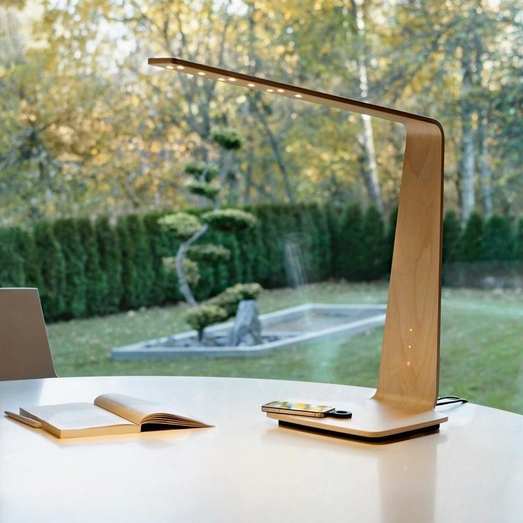 trådlös laddning-iphone-5-bordslampa-trä-
