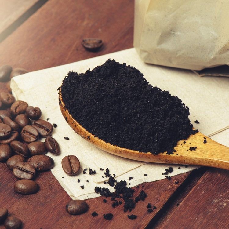 kaffesump som applicering av blomgödselmedel