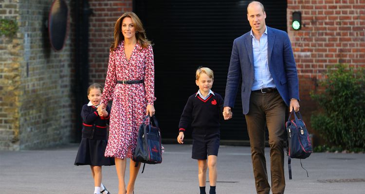 prins williams kungliga familj med hertiginnan Catherine och deras barn