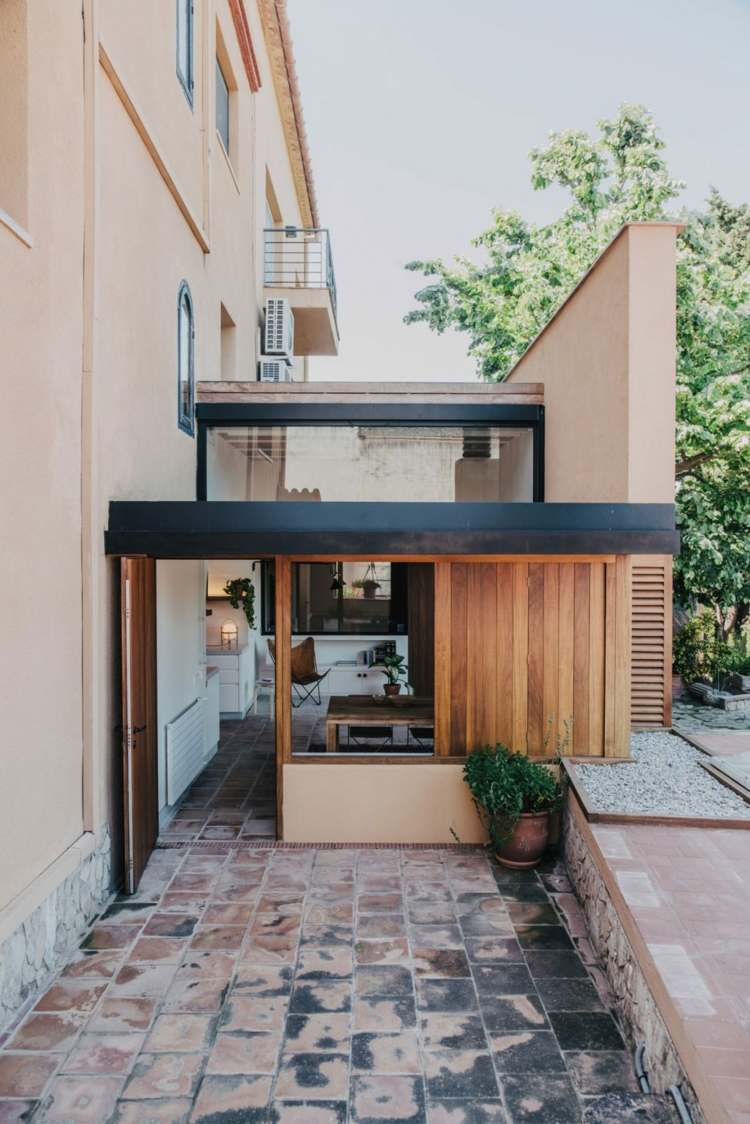 kök-design-gammal-ny-halv-höjd-vägg-bänk-fönster-vik-dörr