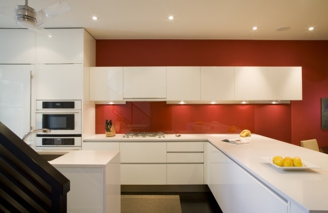 kök-vägg-design-glas-stänk-skydd-vägg-färg-röd