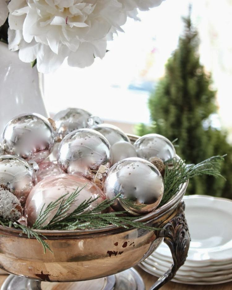 Julkök dekorera skål metall vintage bollar träddekorationer förslag