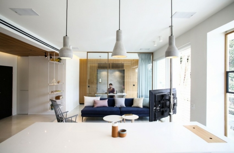 kök design lapptäcke kakel interiör vardagsrum vit accent blå soffa