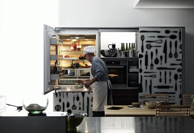 Köksmöbler trender utrustning-kylskåp-redskap-svartvitt mönster design