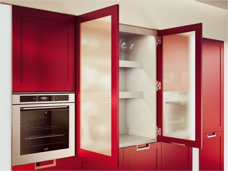 tårtfronter-utbyte-rött-kök-skåp-dörrar-modern-renovering