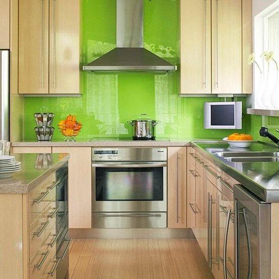 Kök-bak-vägg-idéer-grönt-kök-spegel