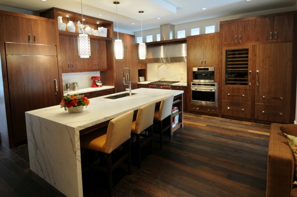 Köksskåp-tillverkade av trä-rustikt utseende