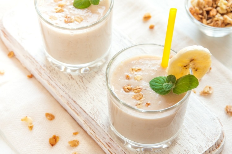 kefir-gör-det-själv-smoothie-frukost-spannmål-banan