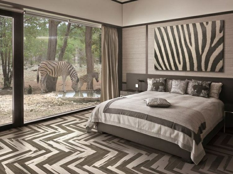 kakel-design-porslin-zebra trä-imitation-sovrum-väggmålning