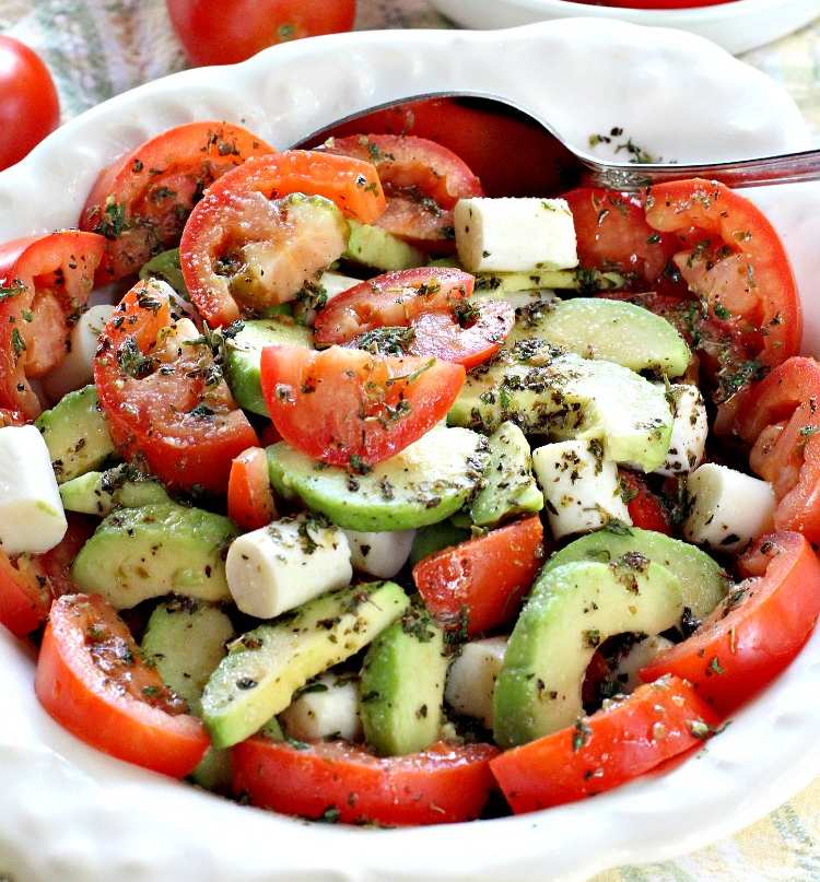 ketogena recept middag sallad tomater avokado