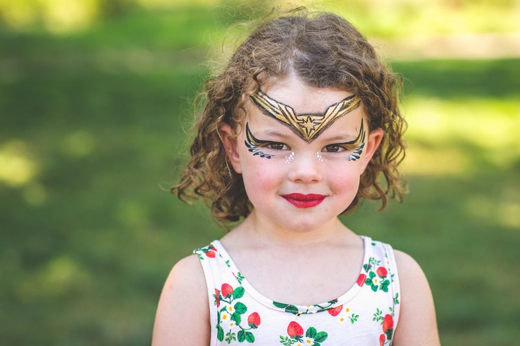 barn make-up karneval superhjälte flicka undra kvinna