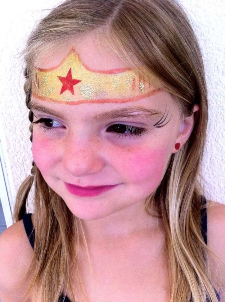 ansiktsmålning flicka superhjälte make up undra kvinna