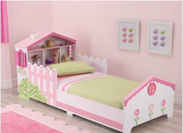 Crib baby room dockstuga säng sänggavel