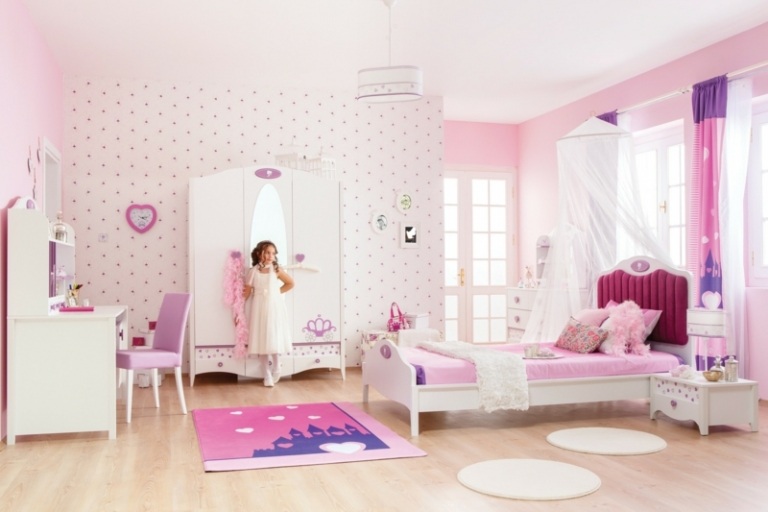 Crib-baby room-princess-remodel-junior-säng-tapeter