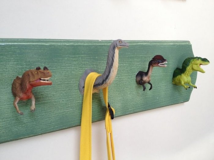 pyssla barngarderob själv träkrokskena-halv-djur-figurer-dinosaurier