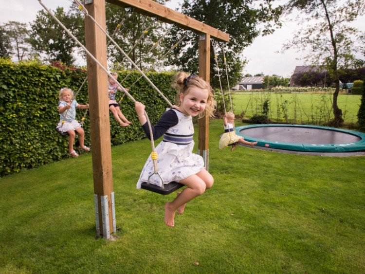 barn gunga för trädgårdsidéer tips instruktioner guide diy projekt gör det själv utomhusområde barn glädje roligt att leka
