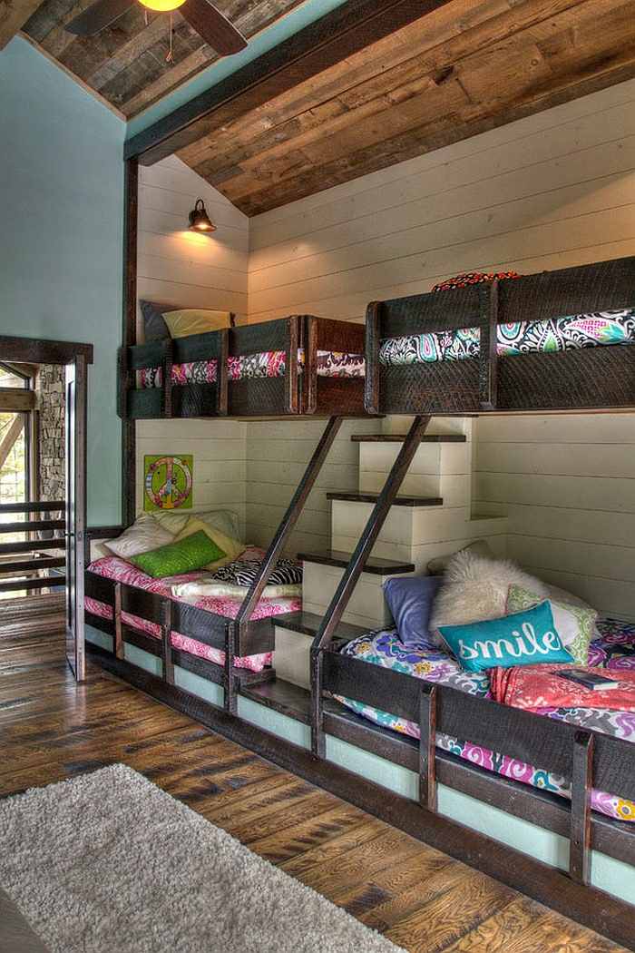 rustikt barnrum loftsängar trappor matta parkettfärger
