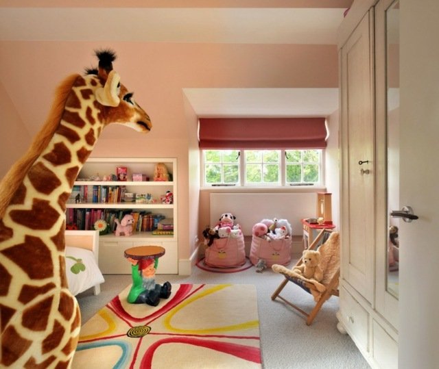 färgglad matta barnrum giraff ljus persika färg