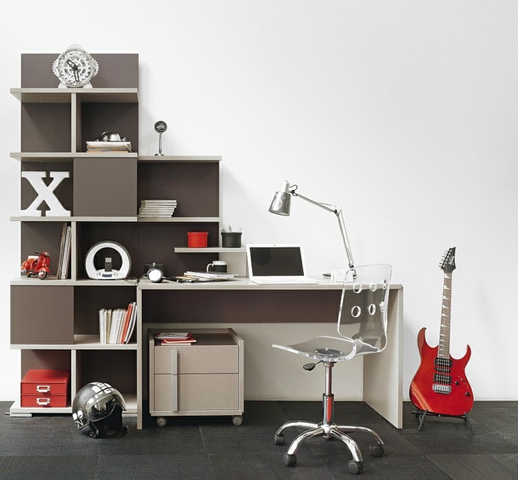 Helt designa skrivbord för barnrums vägghylla