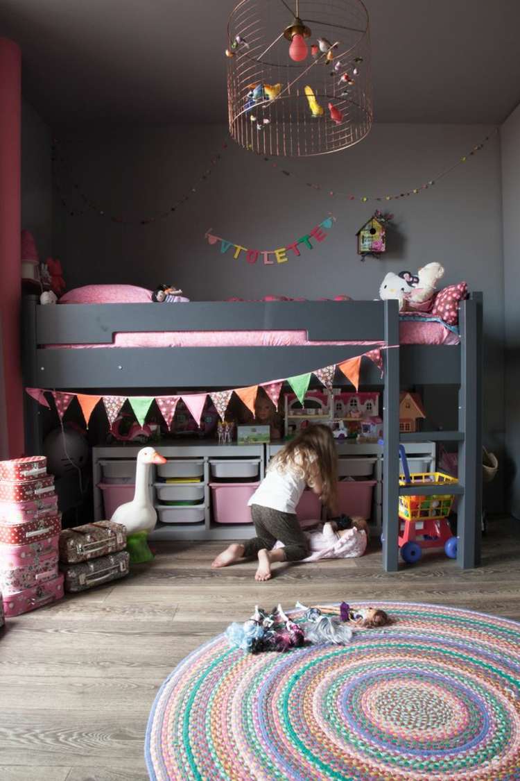 barnrum-optimalt-möblera-tjejer-rum-loft-säng-flicka-resväska-matta-leksaker-lagring-utrymme-lagring