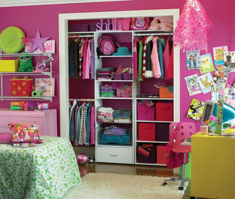 barnrum-optimal-inredning-vägg-nisch-klädkammare-förvaringsutrymme-kläder-flicka-skrivbord-färgglada
