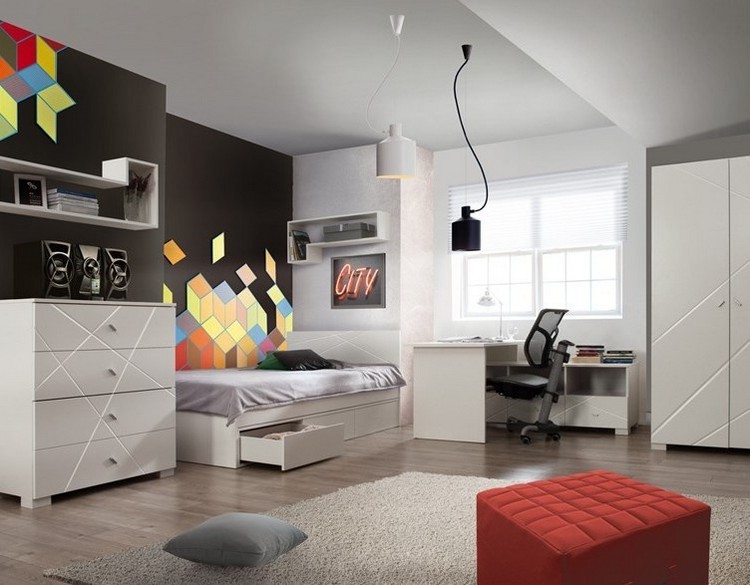 barnrum-vägg-design-idéer-pojke-svart-wabd-färg-färgglada-rhombuses-vita-möbler