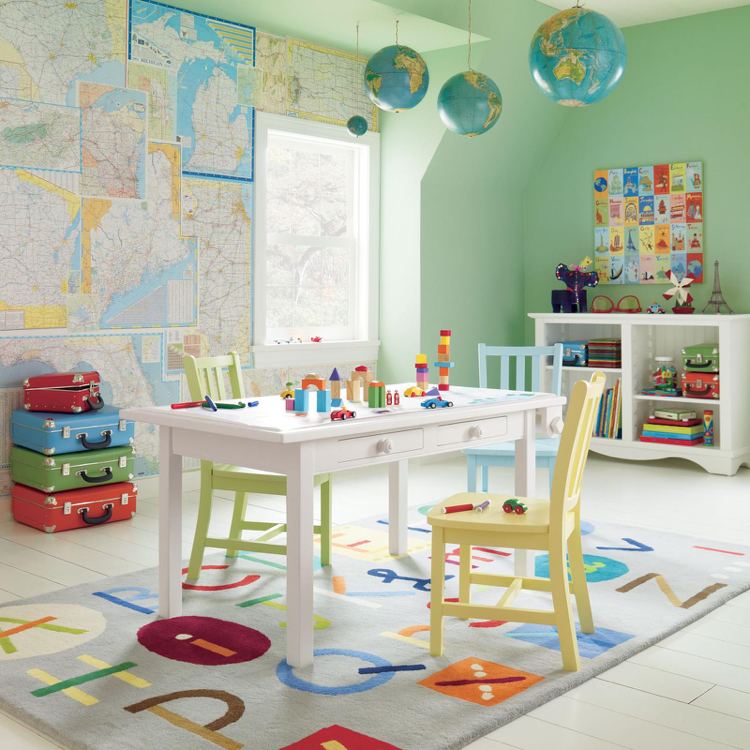 Barnrumsmöbler-dekoration-mattor-barnbord-väggdekoration-kort