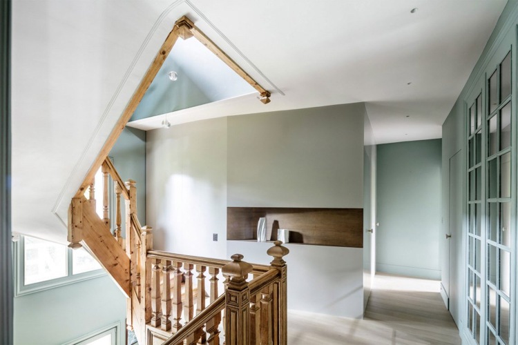 klassisk-arkitektur-modern-trappa-prydnad-trätrappor-minimalistisk-själv