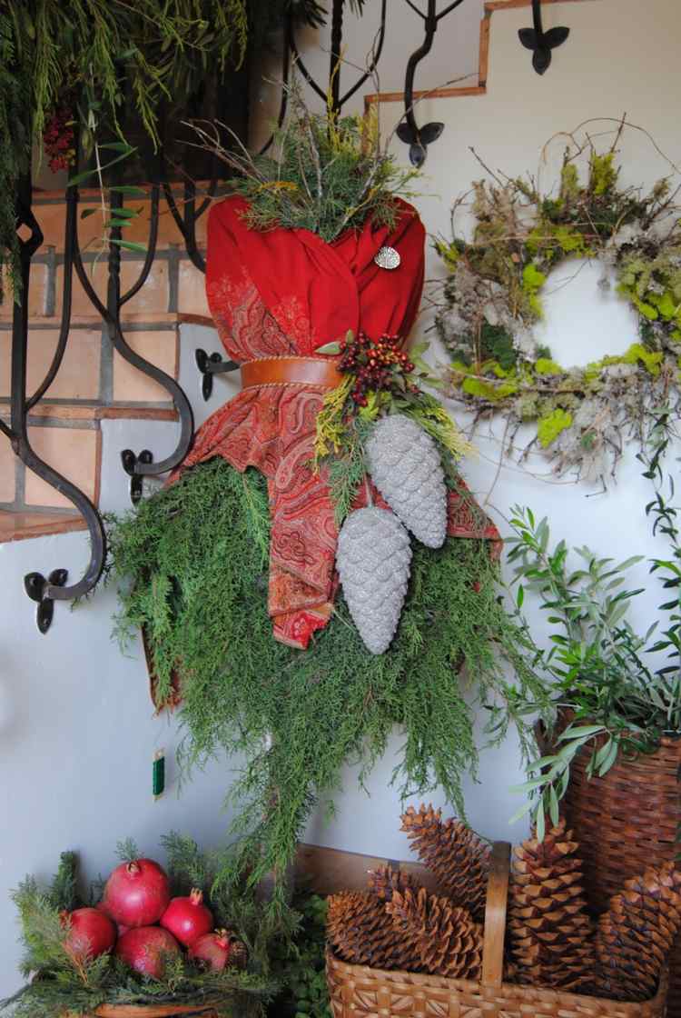 Fir klänning tuja kvistar göra dig själv dekorera husets entré