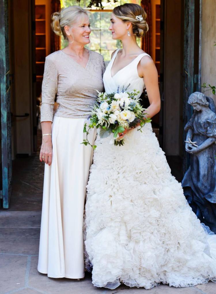 klänning brudens mor blus kjol beige naken färg