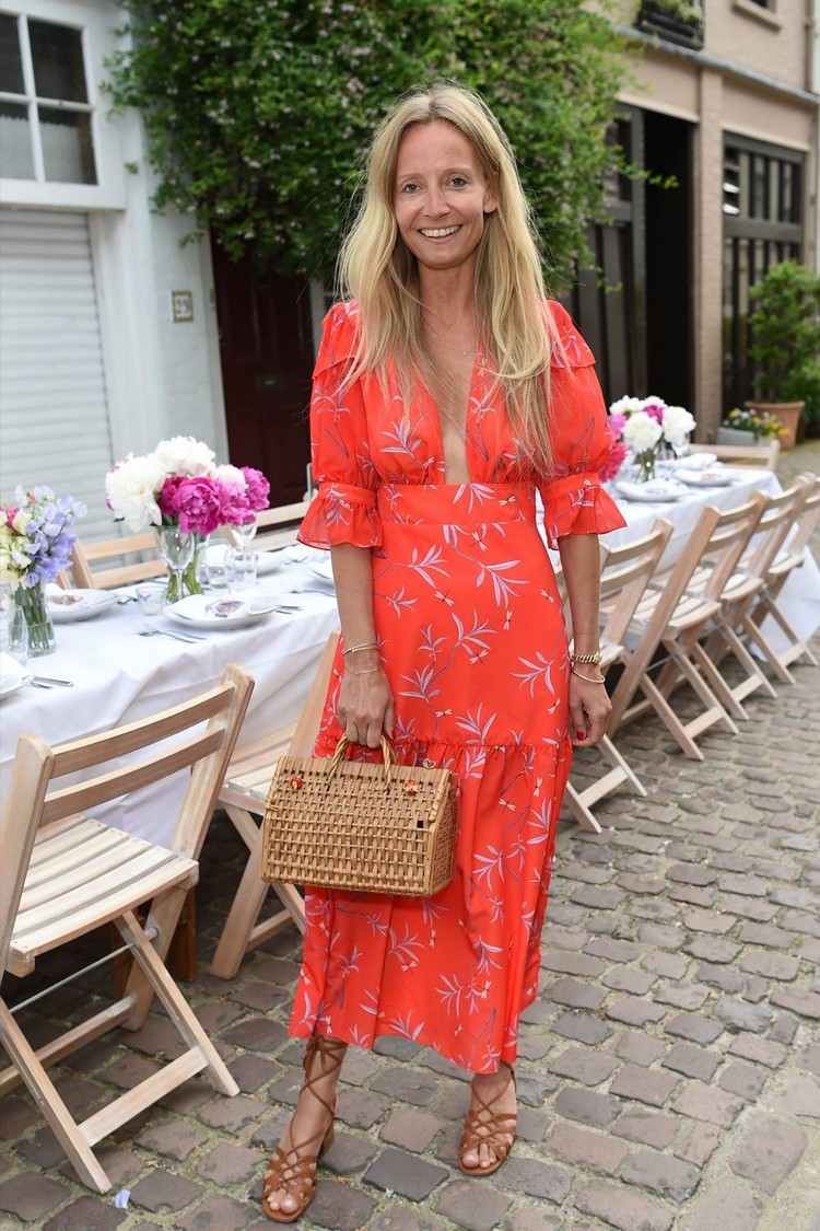 Färger klär bröllopsgäst vad man ska ha som gäst för sommarbröllop