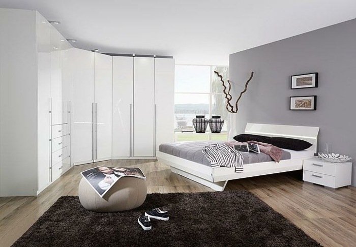 vit-garderob-med-fyra-dörrar-och-4-lådor-möbler-akut