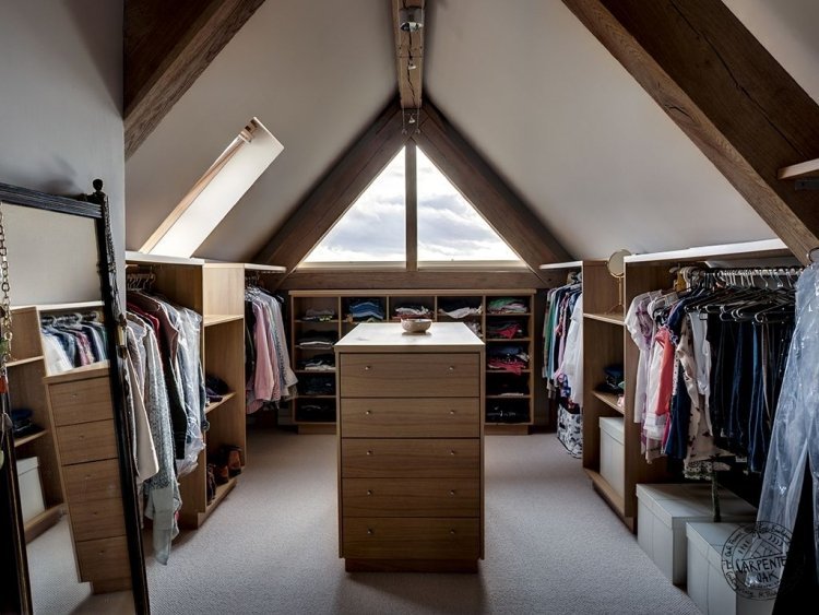 Bygg din egen garderob-sluttande-omklädningsrum-bärare-trä-symmetrisk-avdelning
