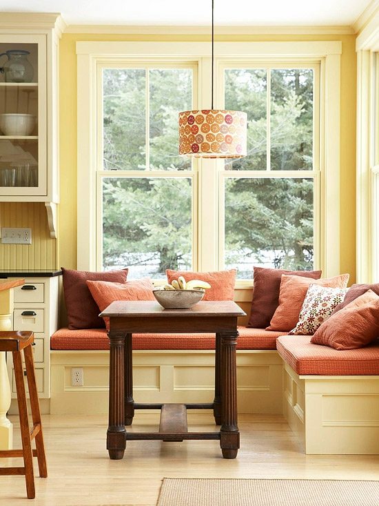 Windowsill orange färg- gul köksväggsfärg