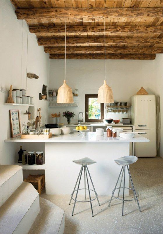 Kök-med-ett-tak-litet-kök-möbler