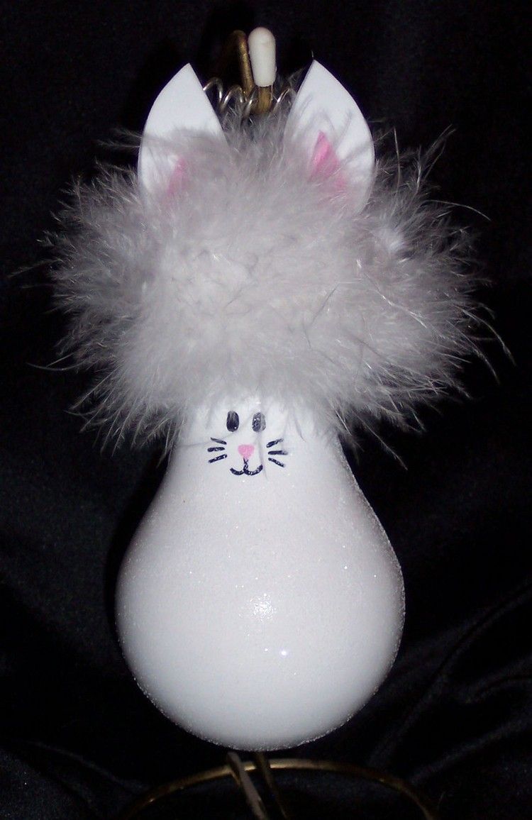 Påsk-gåvor-pyssel-glödlampa-färg-påsk-kanin