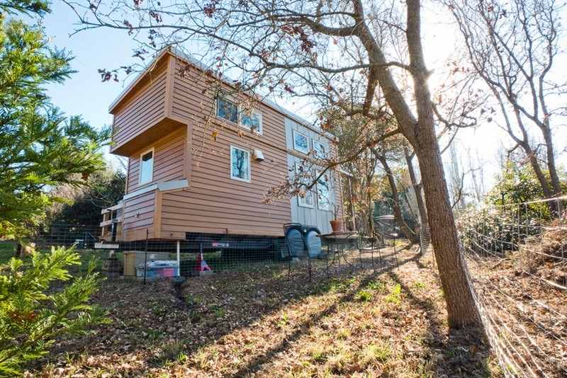 Små rum-uppsättning-mini-hus-trä fasad-modern-design