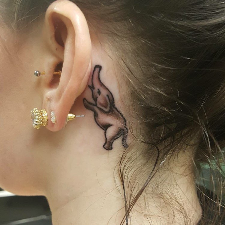 personligt tatueringsmotiv hitta färgad elefantkvinna