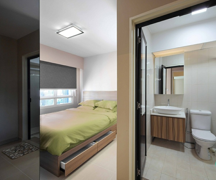 liten lägenhet-möblering-sovrum-badrum-rymdbesparande-säng-låda-bänk-handfat-underskåp