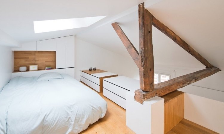 liten lägenhet-möblering-levande-idéer-30sqm-vitt-trä-trä-balk-sovrum