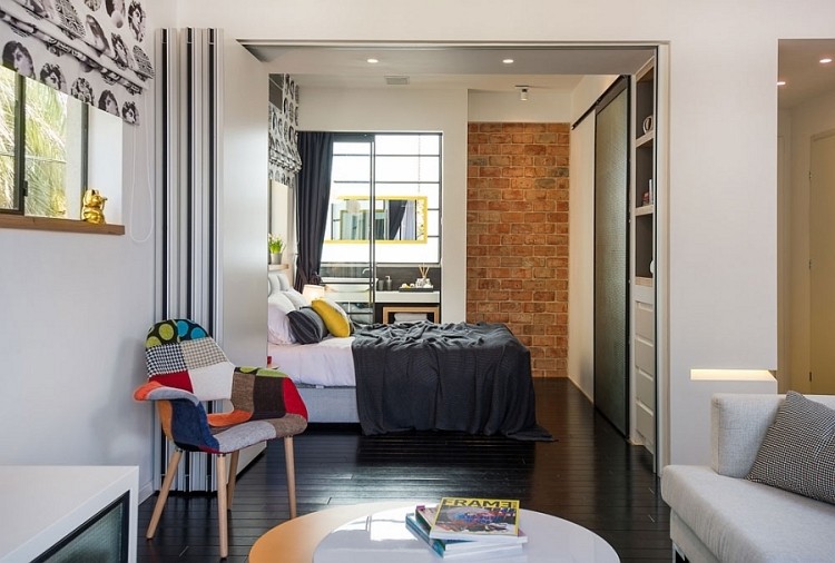 liten-lägenhet-optimalt-möblera-vik-dörrar-sovrum