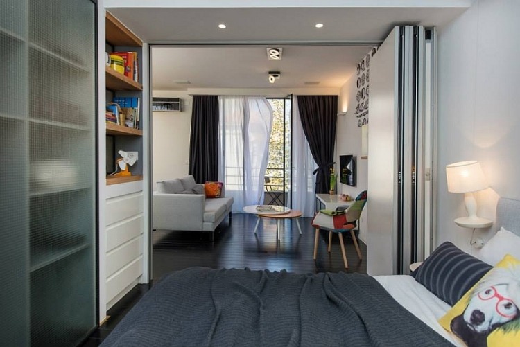 liten lägenhet-möblering-sovrum-vik-dörrar-vit