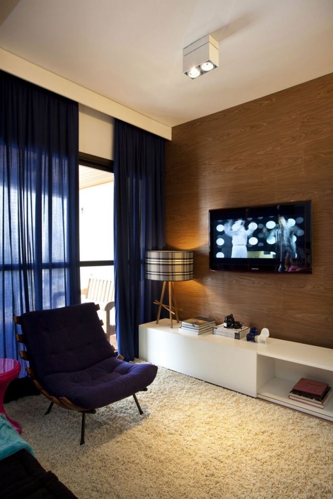 Klädd fåtölj Leopoldo lägenhet vardagsrum möbler design Maurício Karam-Arquitetura Brasilien