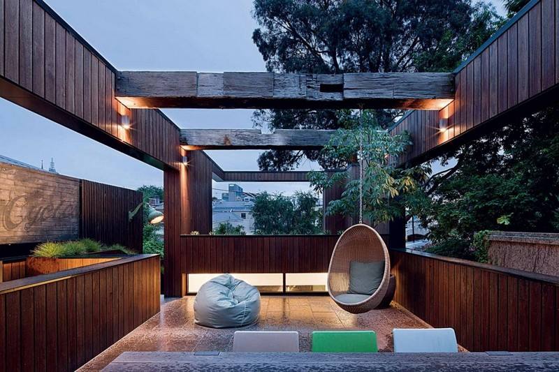 Liten trädgård hängande stol beanbag pergola