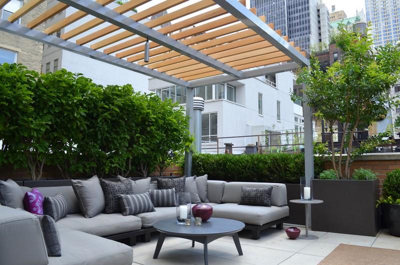 Liten-trädgård-pergola-trä-metall-modern