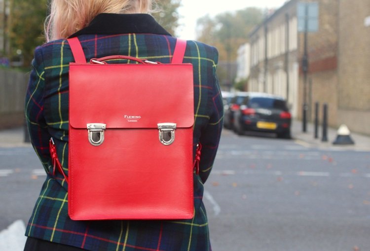 liten ryggsäck-handväska-outfit-läder-röd-vintage-skola
