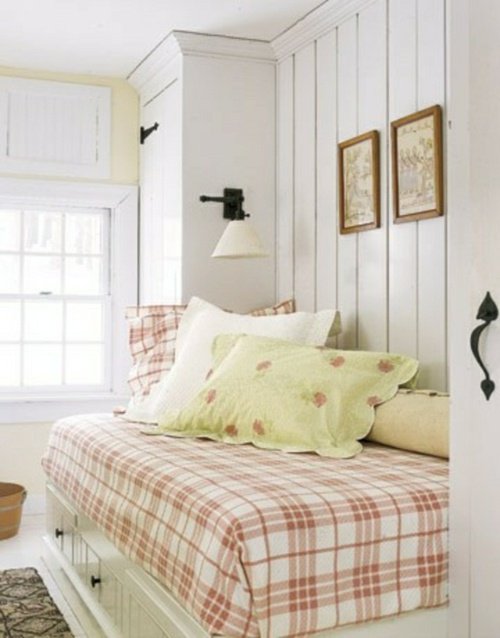 rosa-pläd-överkast-dekoration-sovrum-liten