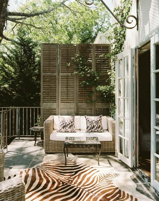 Balkong och terrass trä sekretess skärm zebramatta
